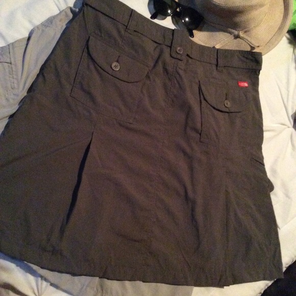 North Face New Skirt size 14 army green - Picture 2 of 3